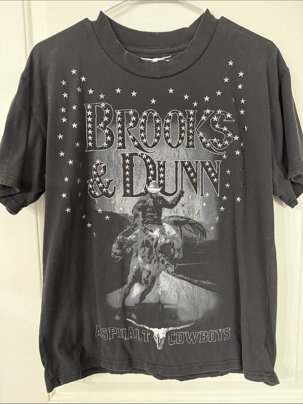 Brooks & Dunn Goodie Two Sleeves Black Graphic Short-Sleeve Tee
